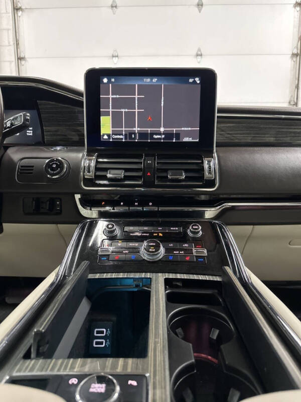 2019 Lincoln Navigator L Black Label