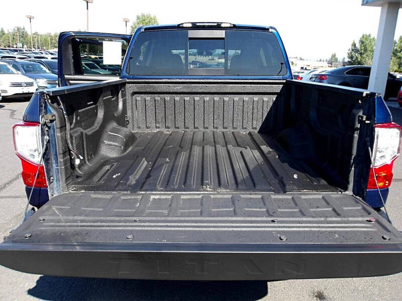 2018 Nissan Titan SV