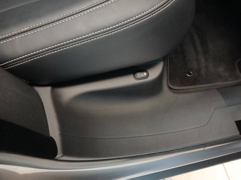 2022 Land Rover Range Rover Velar P250 R-Dynamic S