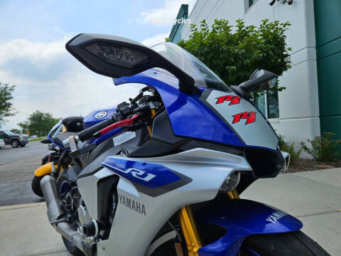 2015 Yamaha YZF-R1