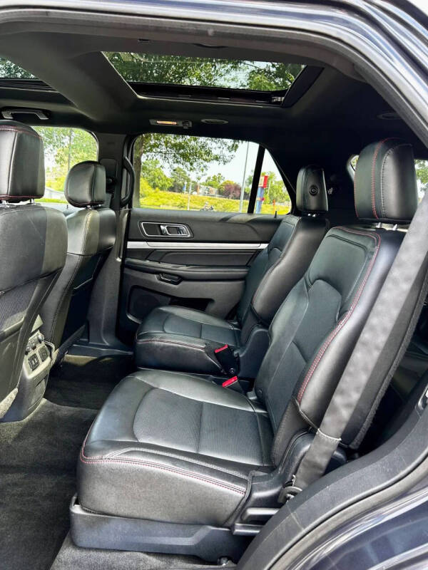 2017 Ford Explorer Sport