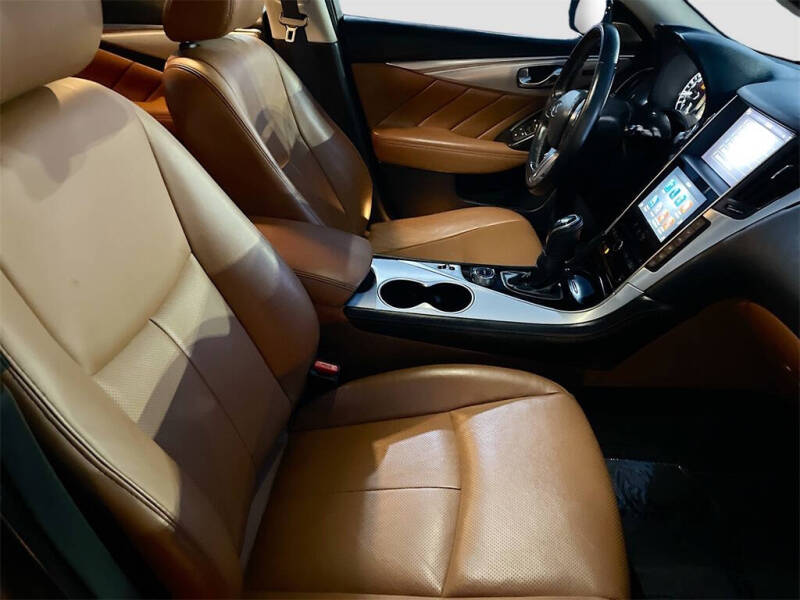 2023 Infiniti Q50 Luxe