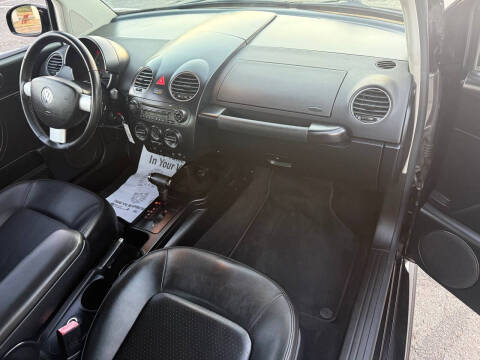 2010 Volkswagen New Beetle Base PZEV