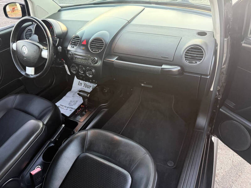 2010 Volkswagen New Beetle Base PZEV