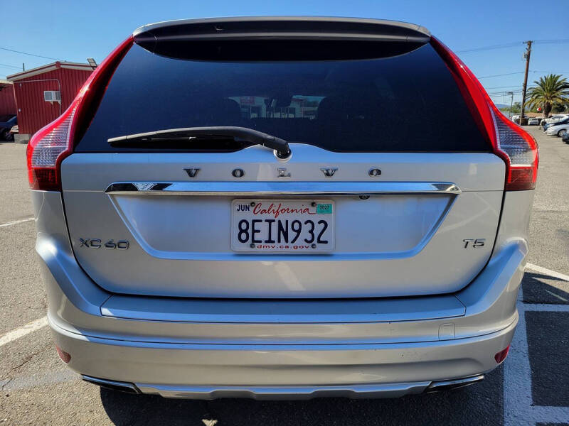 2015 Volvo XC60 T5 Drive-E Premier