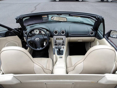 2004 Mazda MX-5 Miata