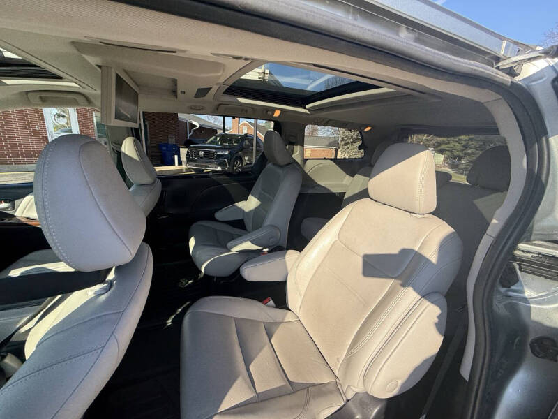 2020 Toyota Sienna XLE Premium 7-Passenger