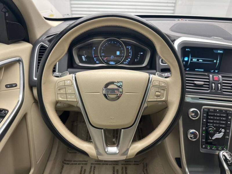 2015 Volvo XC60 T6 Platinum