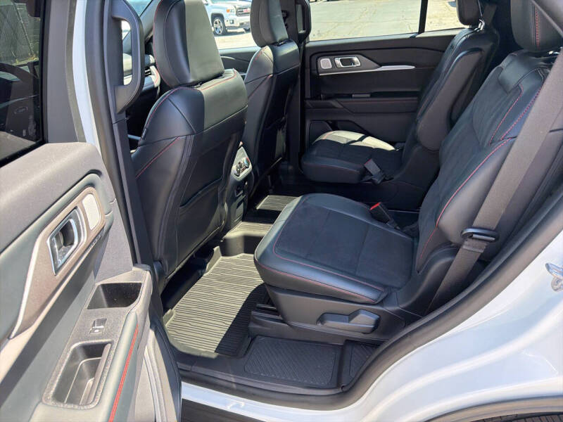 2025 Ford Explorer ST