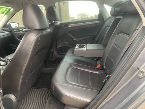 2017 Volkswagen Passat 1.8T R-Line