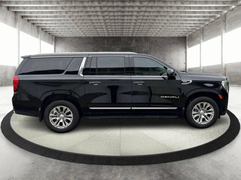 2023 GMC Yukon XL Denali's photo