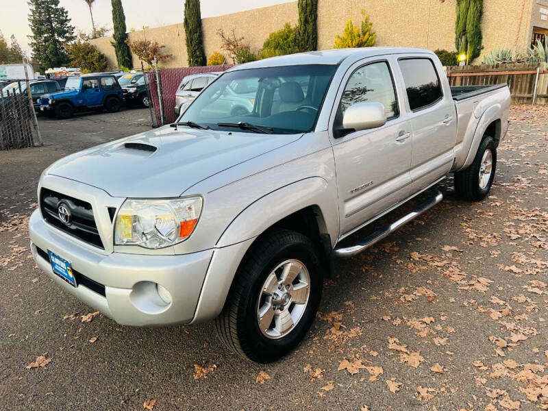 Toyota Tacoma's photo