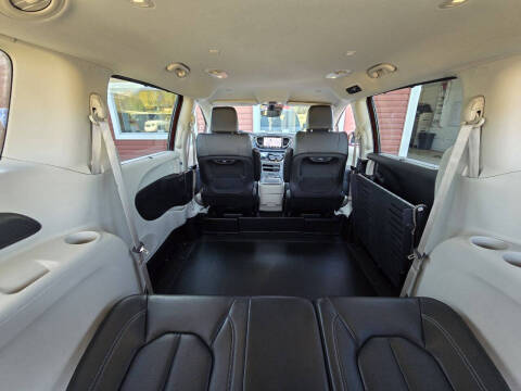 2022 Chrysler Pacifica Touring L