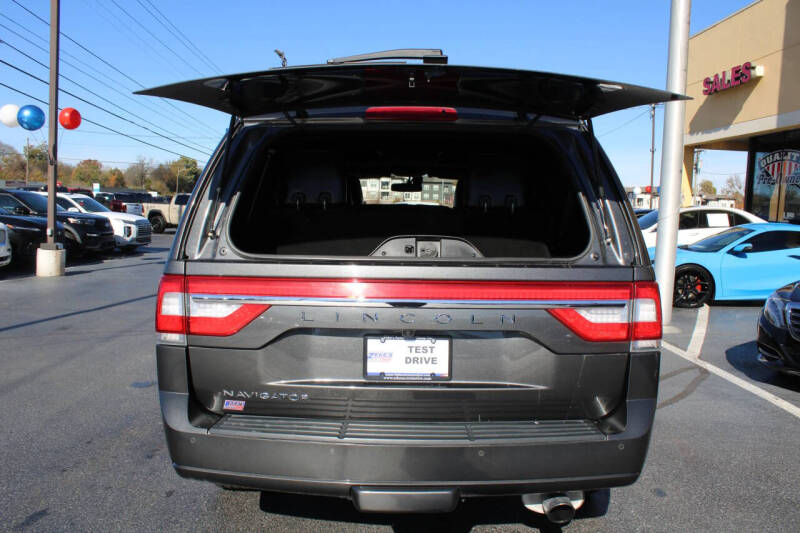 2017 Lincoln Navigator Select