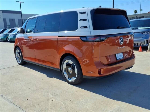2025 Volkswagen ID. Buzz Pro S Plus 4Motion