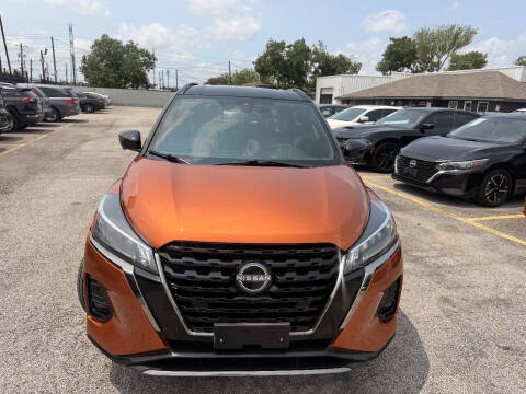 2023 Nissan Kicks SR