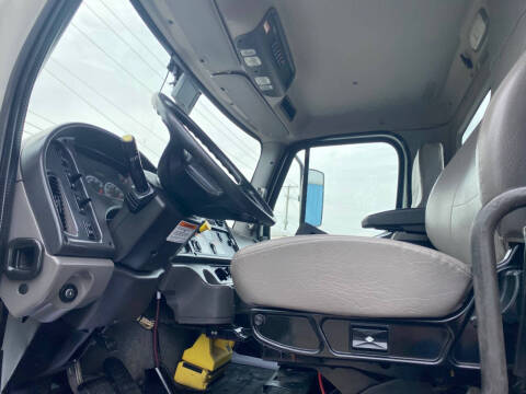 2015 Freightliner M2 106