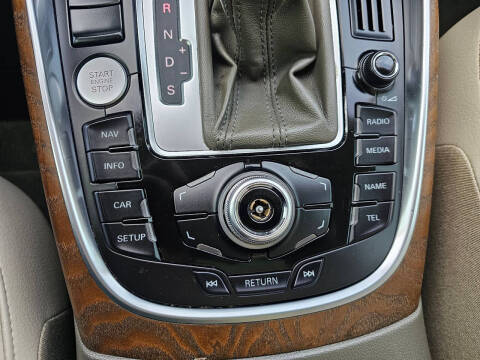 2012 Audi Q5 3.2 quattro Premium Plus