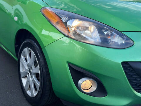 2013 Mazda MAZDA2 Touring