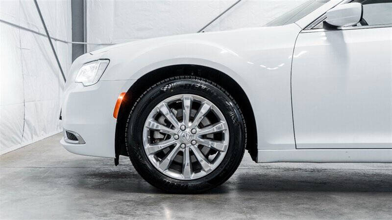 2022 Chrysler 300 Touring