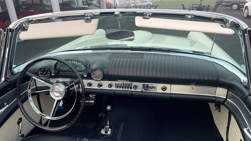 1956 Ford Thunderbird