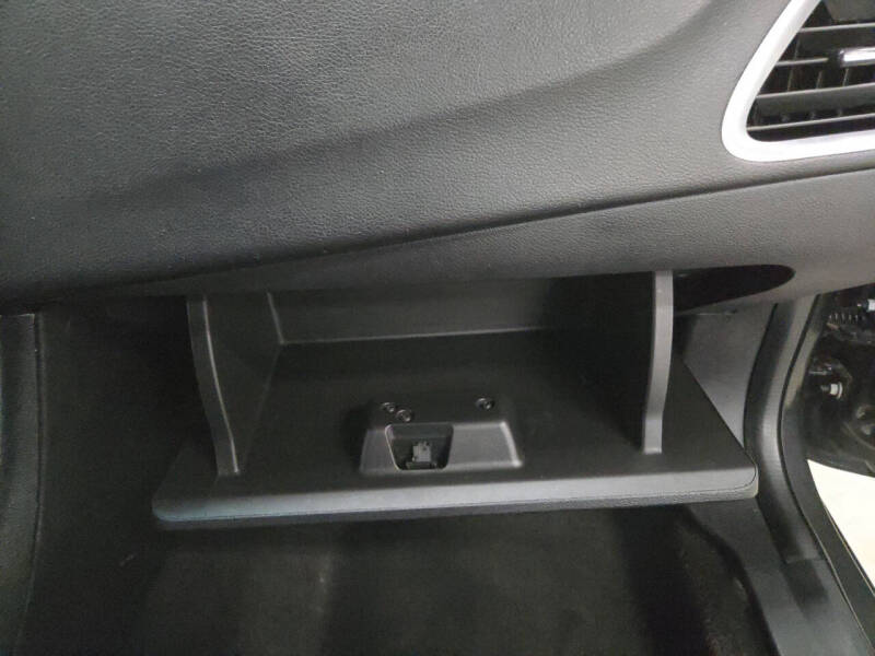 2012 Dodge Avenger SE V6