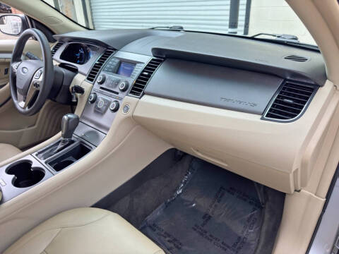 2015 Ford Taurus