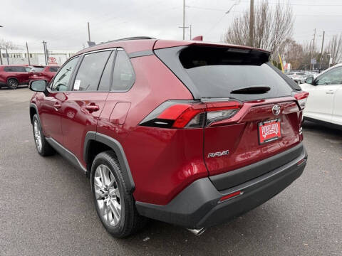 2025 Toyota RAV4 XLE Premium