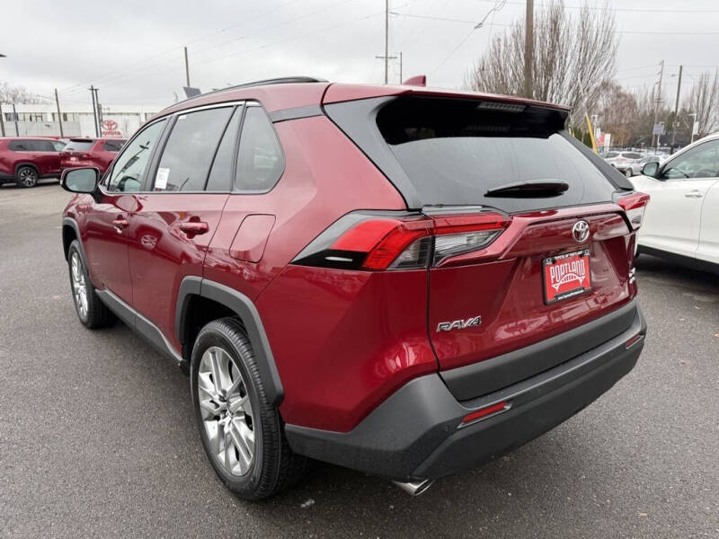 2025 Toyota RAV4 XLE Premium