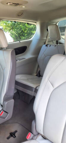 2017 Chrysler Pacifica Touring-L Plus