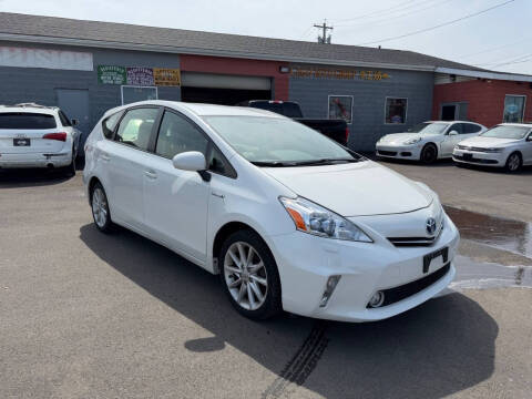 2012 Toyota Prius v Five
