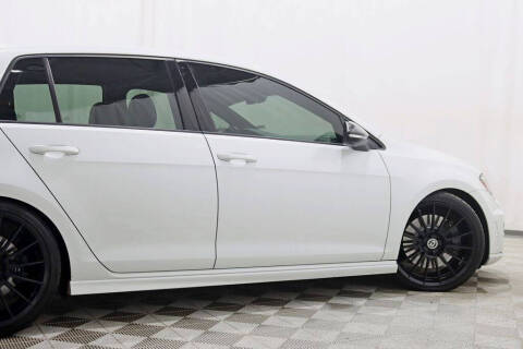 2017 Volkswagen Golf R 4Motion