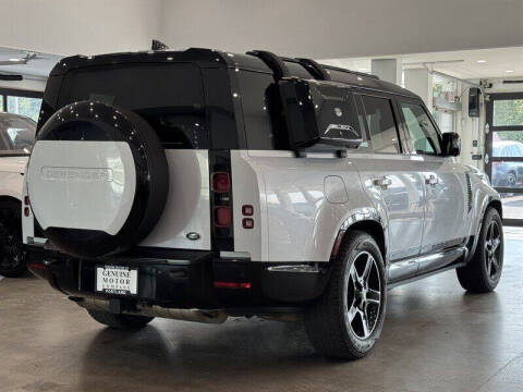 2023 Land Rover Defender 130 X-Dynamic SE