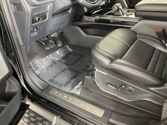 2025 Ford F-150 Lightning Platinum