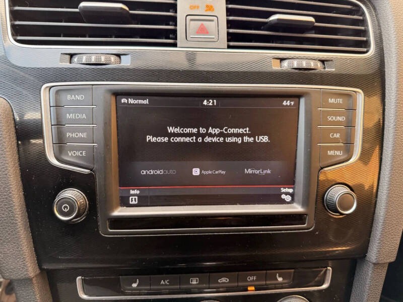 2017 Volkswagen Golf GTI S