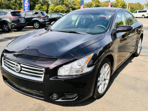 2014 Nissan Maxima for sale at GoldenGate Auto Sales LLC in Crystal MN