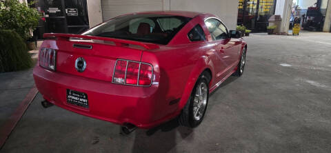 2005 Ford Mustang GT Deluxe