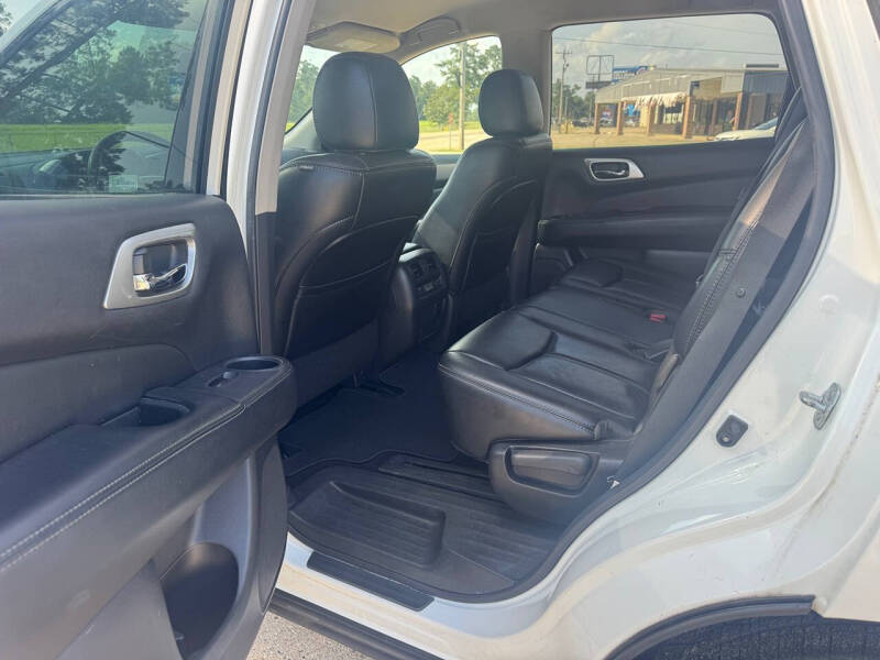 2017 Nissan Pathfinder SL