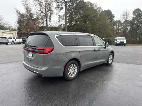 2025 Chrysler Pacifica Select