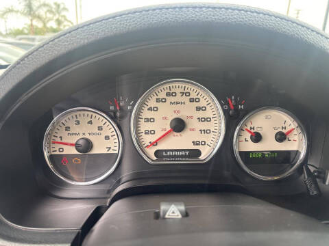 2005 Ford F-150 Lariat