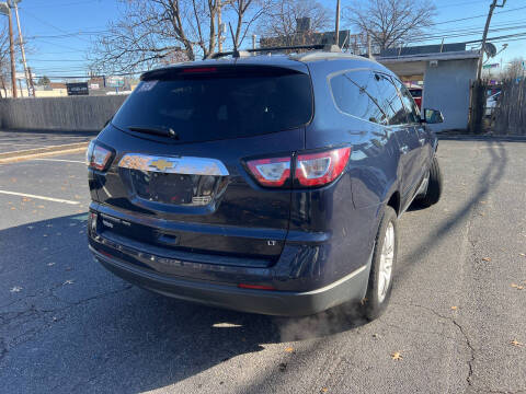 2017 Chevrolet Traverse LT