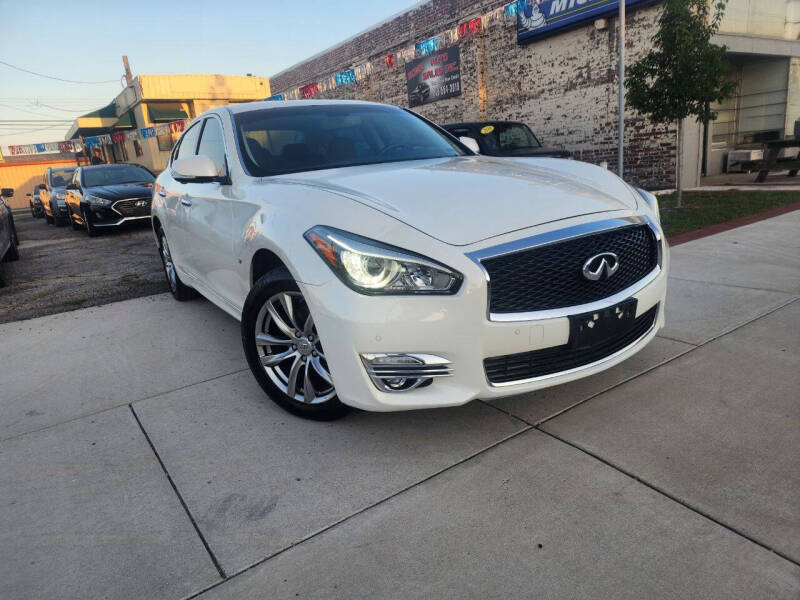 2019 INFINITI Q70 LUXE's photo