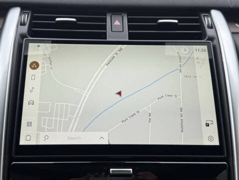 2025 Land Rover Discovery P300 Dynamic SE