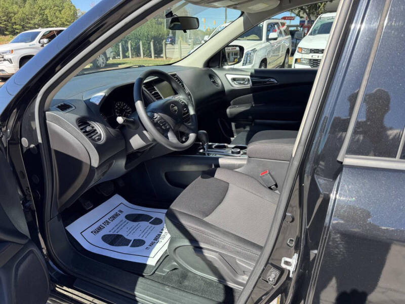 2017 Nissan Pathfinder S