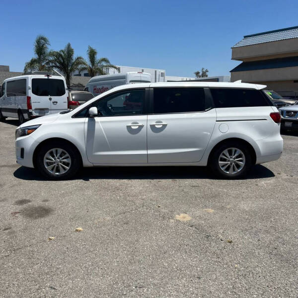 2017 Kia Sedona LX