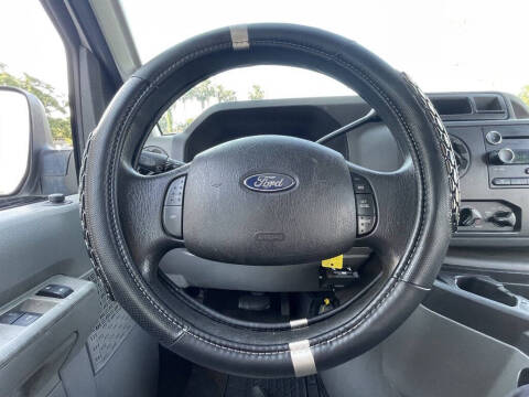 2009 Ford E-Series E-350 SD XLT