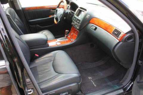 2004 Lexus LS 430