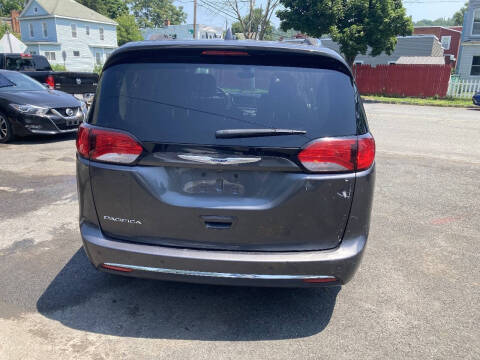 2019 Chrysler Pacifica Touring L