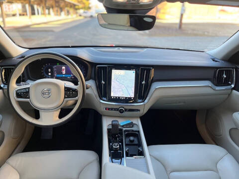 2024 Volvo S60 B5 Plus Dark Theme