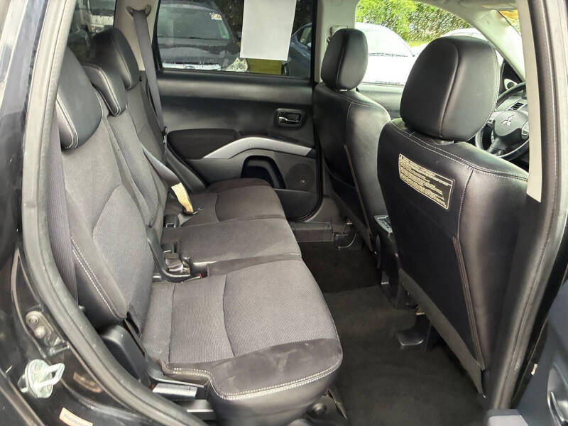 2009 Mitsubishi Outlander SE